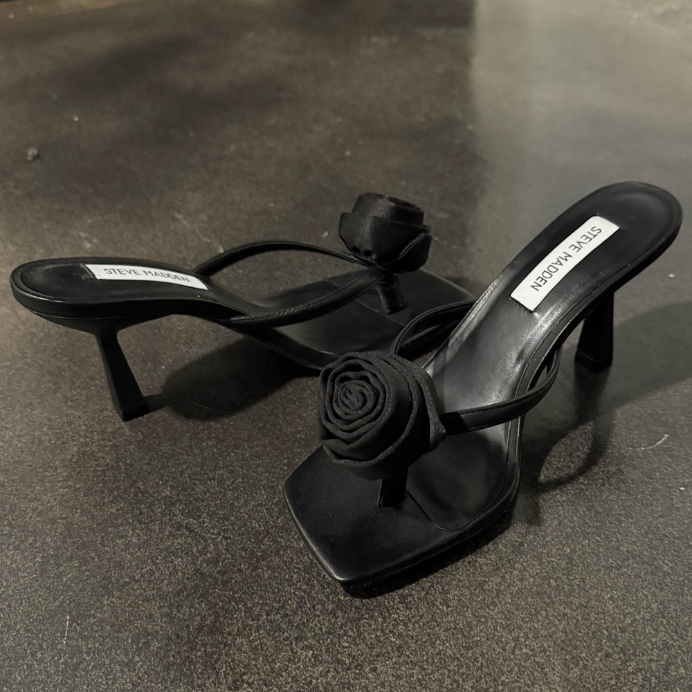 Steve Madden 3D Rossette Jannie Heeled Sandal